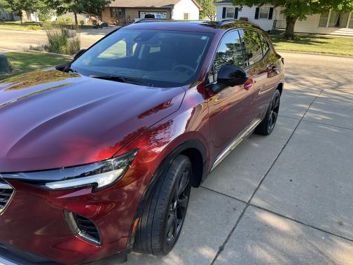Photo 2 of 27 of 2021 Buick Envision Essence
