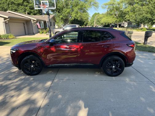 Photo 3 of 27 of 2021 Buick Envision Essence