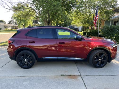 Photo 5 of 27 of 2021 Buick Envision Essence