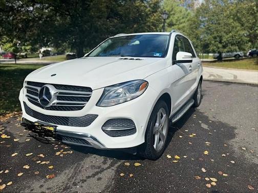White 2016 Mercedes-Benz GLE-Class GLE 350 4MATIC