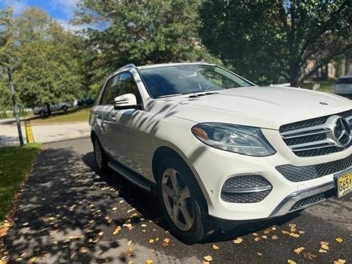 White 2016 Mercedes-Benz GLE-Class GLE 350 4MATIC