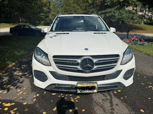 White 2016 Mercedes-Benz GLE-Class GLE 350 4MATIC