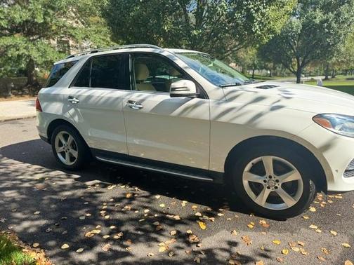 White 2016 Mercedes-Benz GLE-Class GLE 350 4MATIC