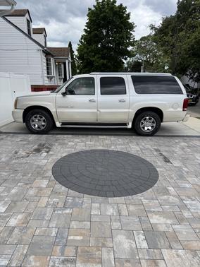 2004 Cadillac Escalade ESV Base