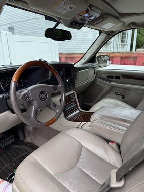 2004 Cadillac Escalade ESV Base