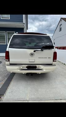 2004 Cadillac Escalade ESV Base