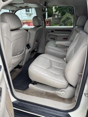 2004 Cadillac Escalade ESV Base