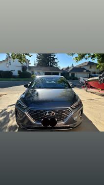 Gray 2020 Hyundai IONIQ Plug-In Hybrid SE