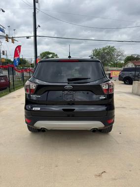 Black 2017 Ford Escape SE