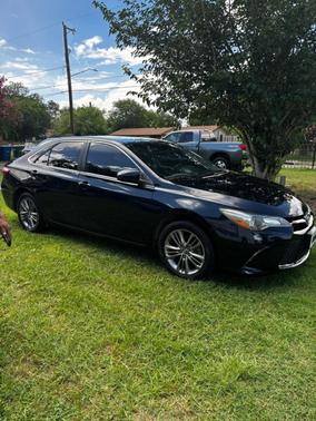 Black 2015 Toyota Camry SE