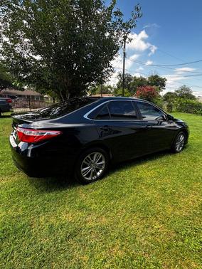 Black 2015 Toyota Camry SE