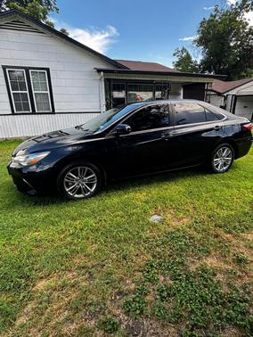 Black 2015 Toyota Camry SE