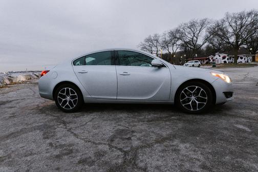 2017 Buick Regal Turbo Sport Touring