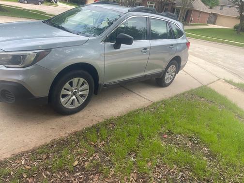 Silver 2018 Subaru Outback 2.5i