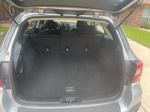 Silver 2018 Subaru Outback 2.5i