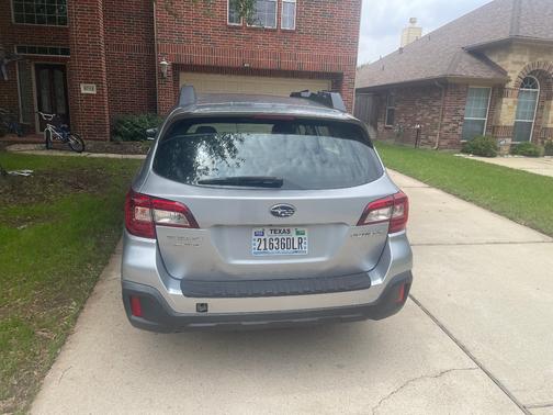 Silver 2018 Subaru Outback 2.5i