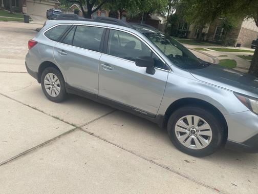 Silver 2018 Subaru Outback 2.5i
