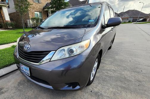 Brown 2012 Toyota Sienna LE