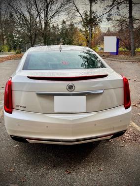 White 2013 Cadillac XTS Luxury