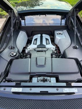 Black 2014 Audi R8 4.2