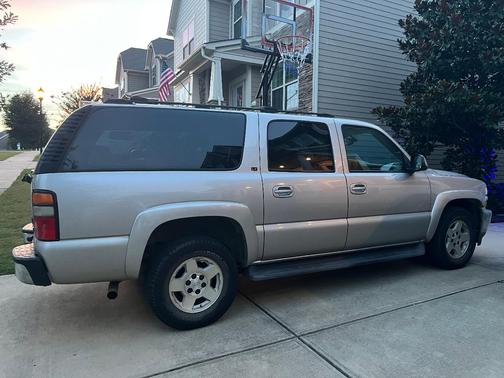Beige 2005 Chevrolet Suburban 1500 LT