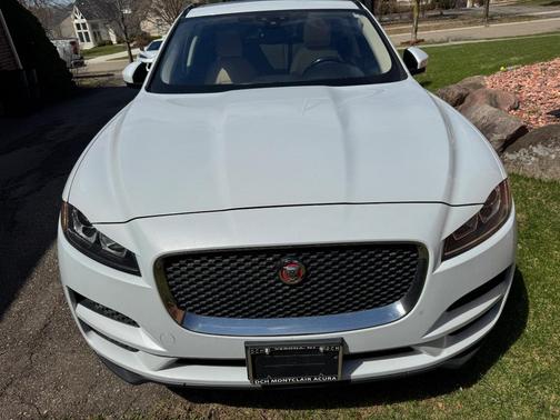 White 2018 Jaguar F-PACE 35t Premium