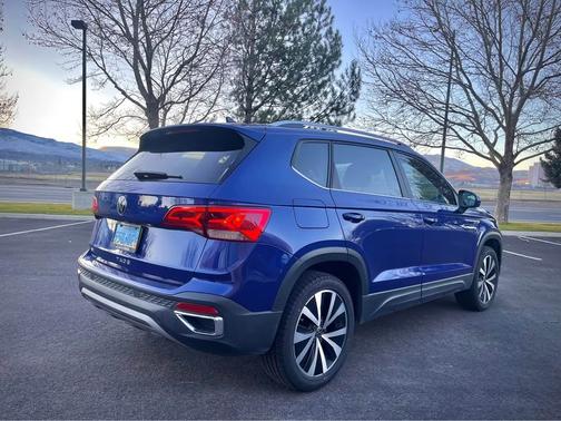 2024 Volkswagen Taos SE FWD