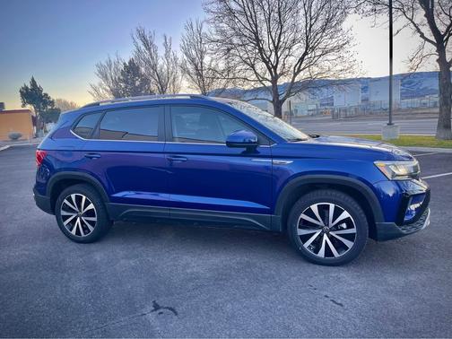 2024 Volkswagen Taos SE FWD