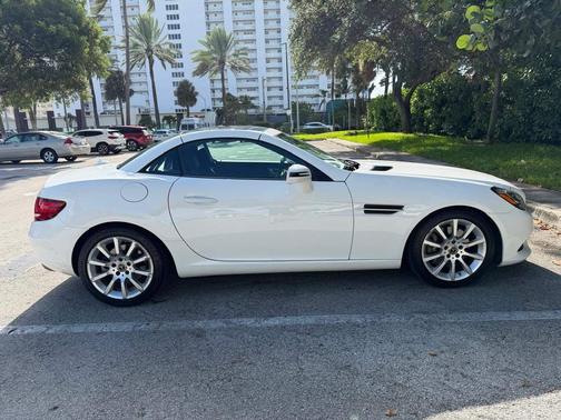 White 2017 Mercedes-Benz SLC 300 Base