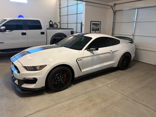 White 2018 Ford Shelby GT350R Base