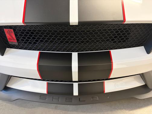 White 2018 Ford Shelby GT350R Base