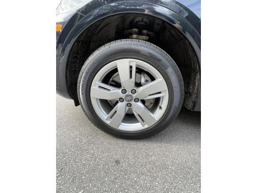 Photo 2 of 18 of 2019 Audi Q5 2.0T Premium