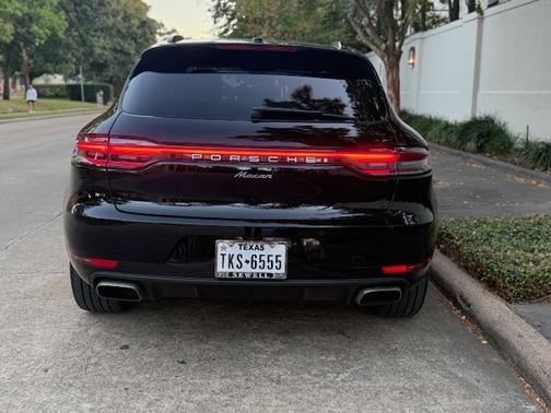 2021 Porsche Macan Macan