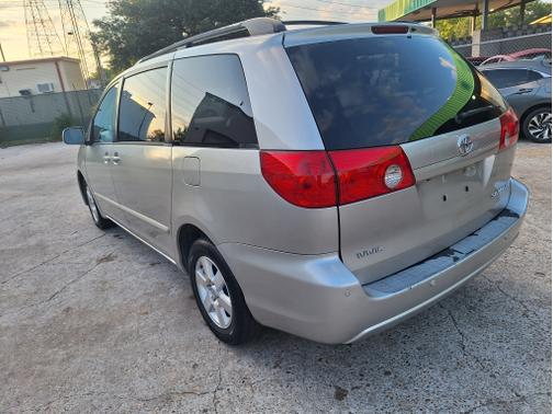 2008 Toyota Sienna XLE