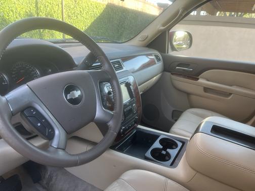 Red 2010 Chevrolet Tahoe LT