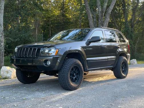 Green 2005 Jeep Grand Cherokee Laredo