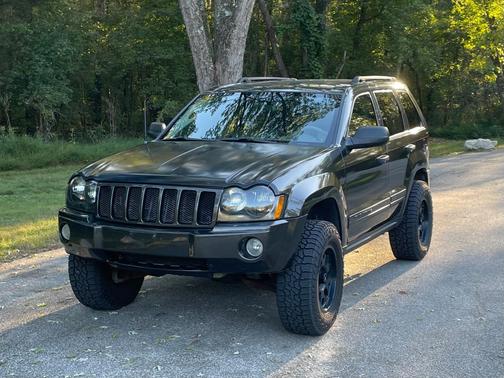 Green 2005 Jeep Grand Cherokee Laredo