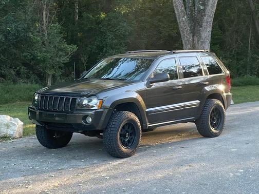 Green 2005 Jeep Grand Cherokee Laredo