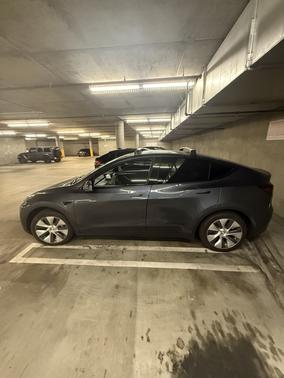 2023 Tesla Model Y RWD