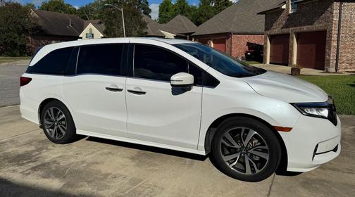 White 2023 Honda Odyssey Touring
