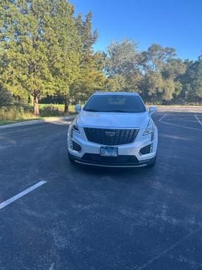 White 2021 Cadillac XT5 Premium Luxury