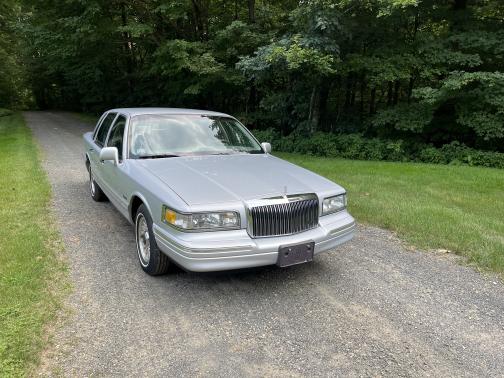 1997 Lincoln Town Car Executive