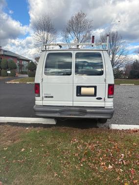 2005 Ford E250 Base