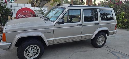 Gold 1996 Jeep Cherokee Country