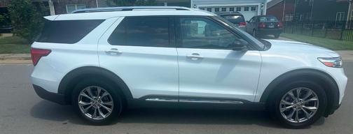 White 2021 Ford Explorer Limited