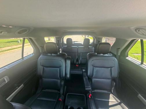 White 2021 Ford Explorer Limited