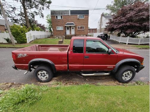 2003 Chevrolet S-10 LS Extended Cab