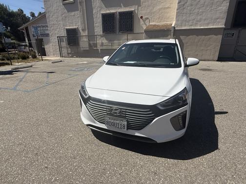 White 2018 Hyundai IONIQ Plug-In Hybrid Limited