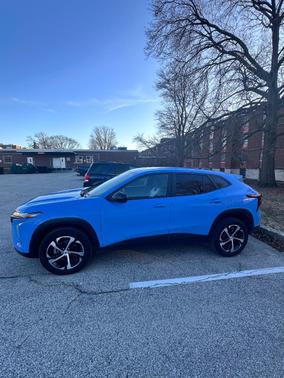 Blue 2024 Chevrolet Trax 1RS