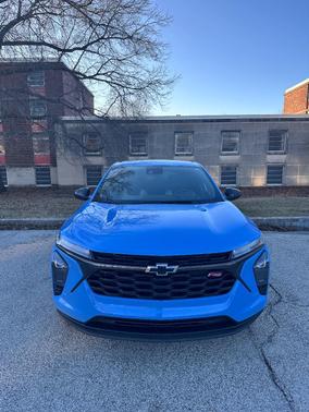 Blue 2024 Chevrolet Trax 1RS